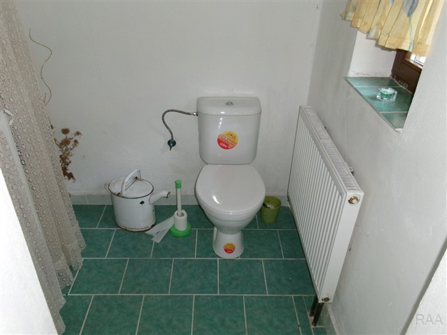 WC [32/37]