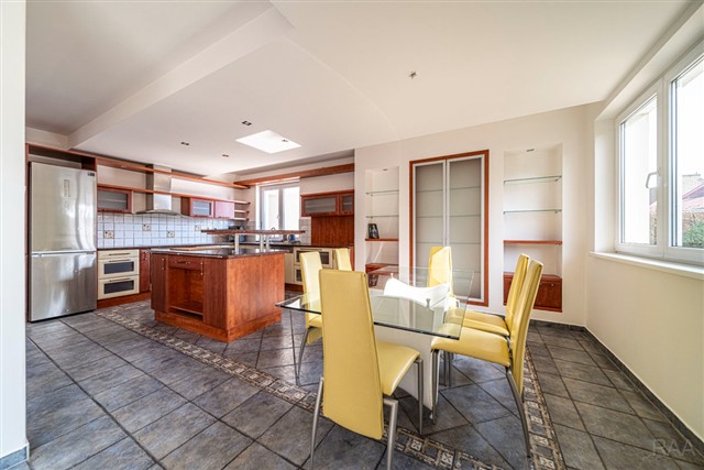 jídelna s kuchyní [59/89]